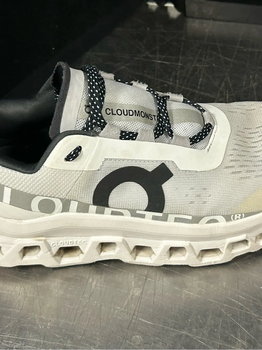 On Cloud Size 8 Women - Picture 7 of 9
